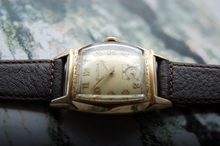 Load image into Gallery viewer, Vintage Bulova 